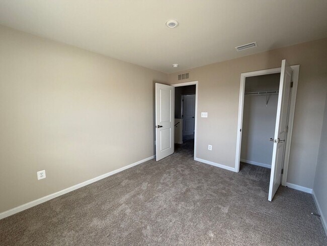 Building Photo - 59 Glacier Ave