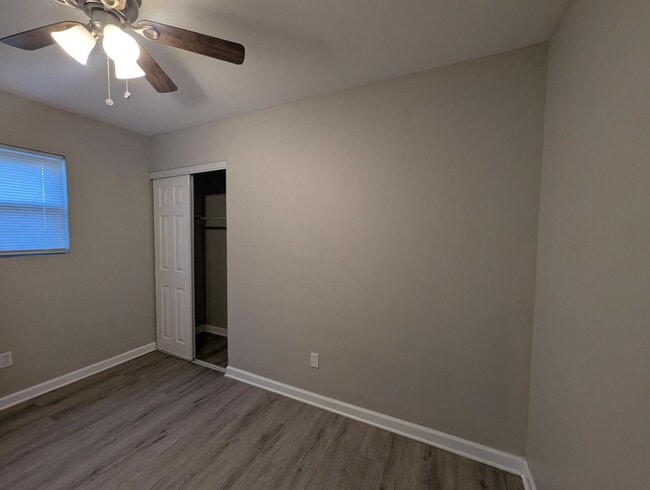 Building Photo - Fresh Updates and Flexible Space in Florissant