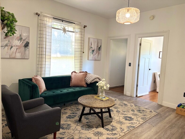 Living Room - 315 S Washington St