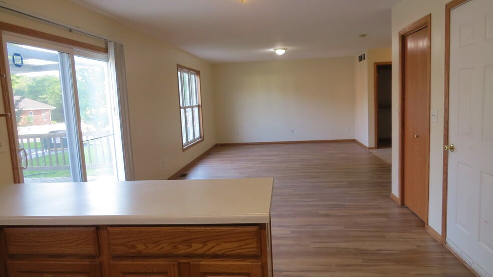 Family Room - 601 Southwest 4th Street