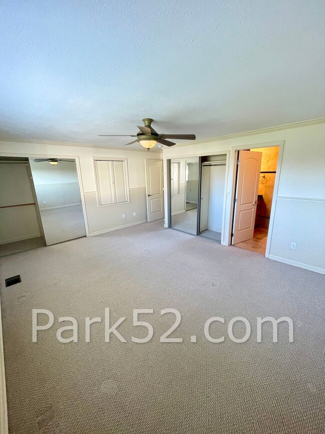 Building Photo - $500 off First Full Month! 2 Bedroom Tacoma Townhome