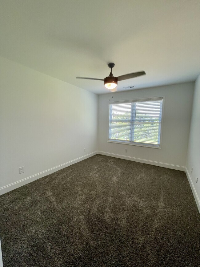 Building Photo - 136 Independence Ln