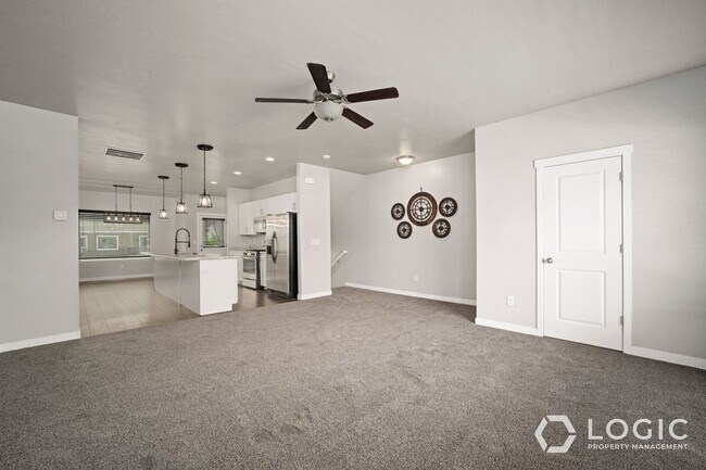 Building Photo - 1733 W 10 S