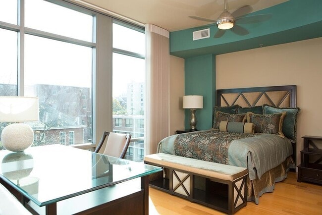 Building Photo - FULLY FURNISHED Studio in Nashville's Prem...