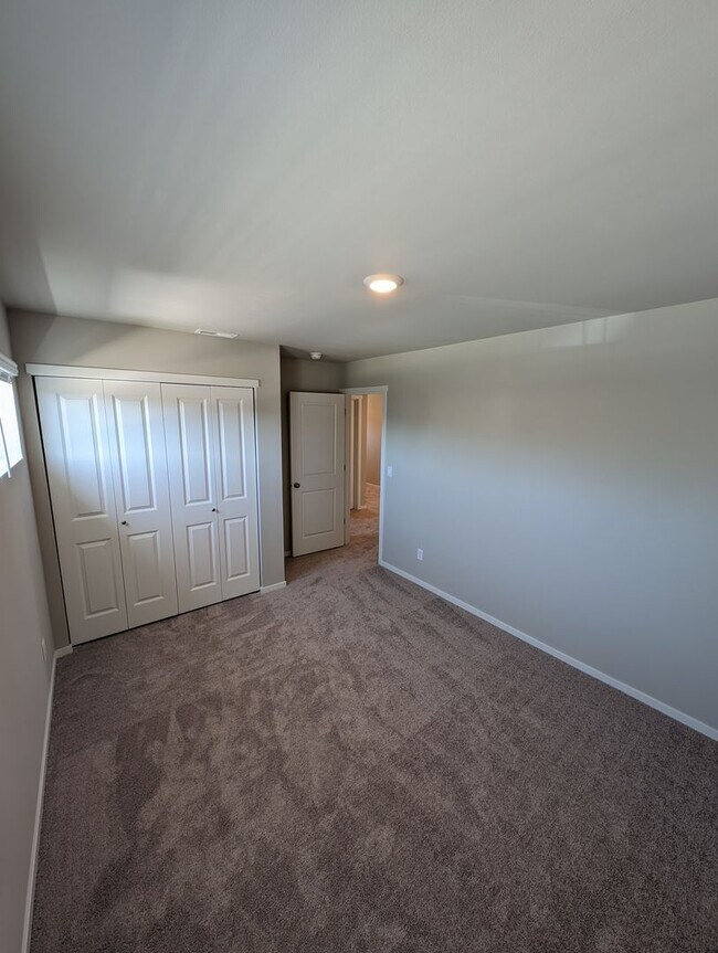 Building Photo - 1320 SW Pendleton Way