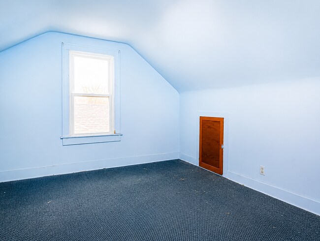 Building Photo - 1543 Maine St