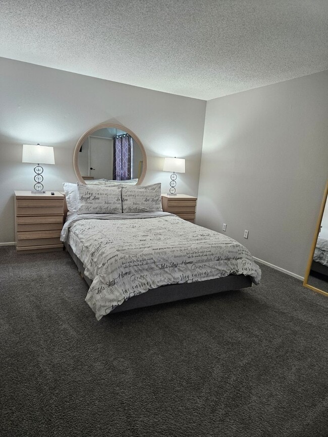 Building Photo - 2612 E Siesta Ave