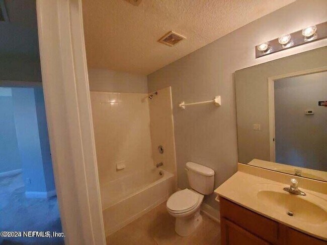Building Photo - 1447 Barrington Cir