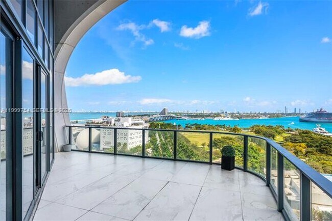 Building Photo - 1000 Biscayne Blvd