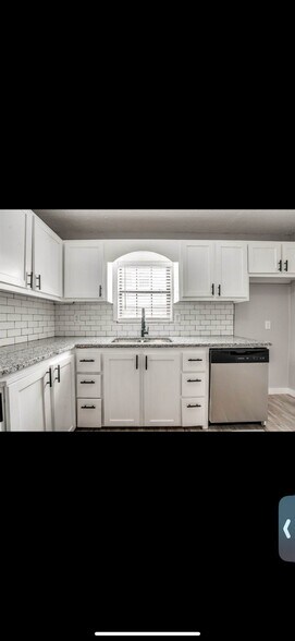 Building Photo - 1209 NE 42nd St