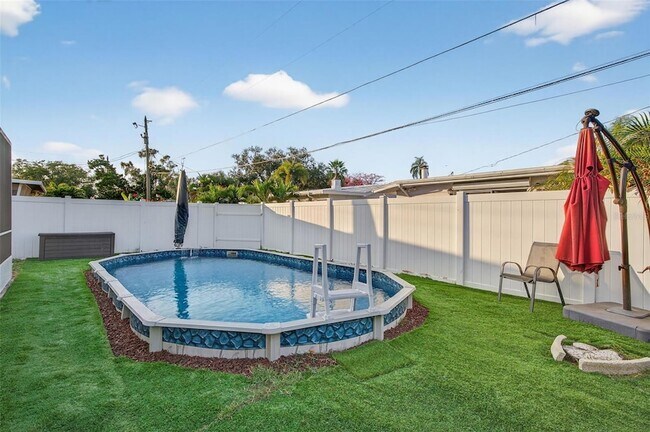 Building Photo - 11761 80th Ave