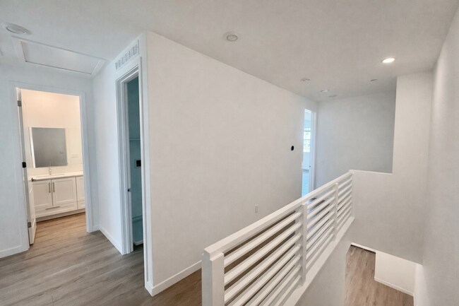 Building Photo - Gorgeous Newly Constructed Townhome