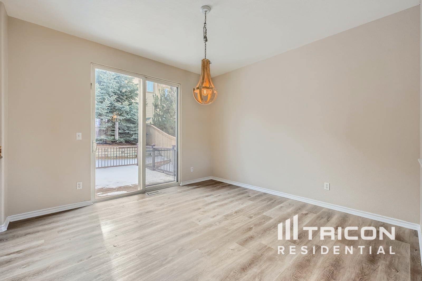 Building Photo - 5400 Cloverbrook Cir