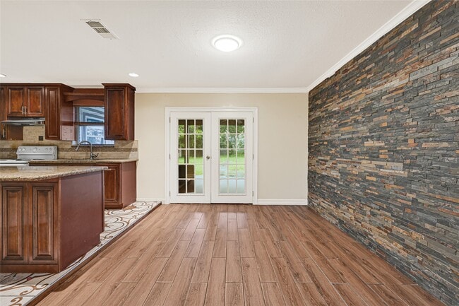 Building Photo - 1407 Avenue I
