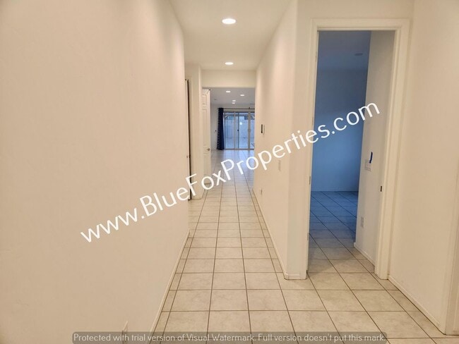 Building Photo - 10897 W Sarabella Dr