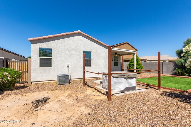 Building Photo - 9551 Silo Cir