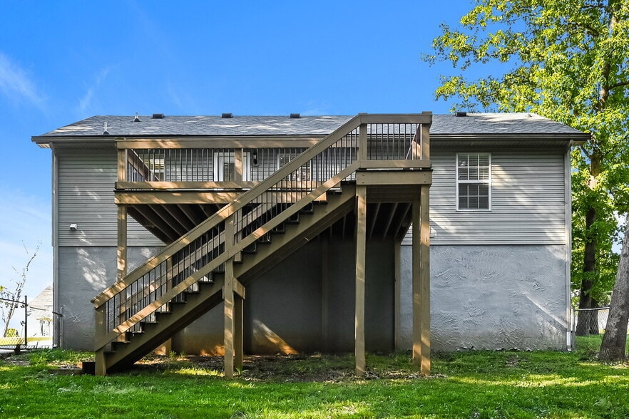 Building Photo - 4936 Deerhaven Dr