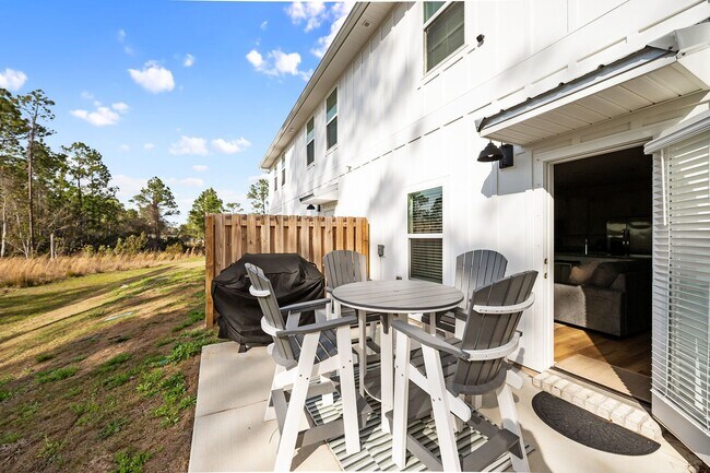 Building Photo - 4013 Blue Water Dr