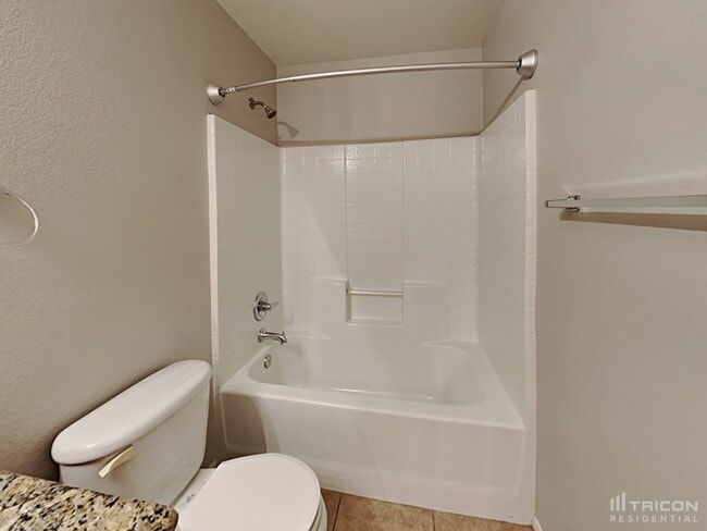 Building Photo - 2660 Sunrise Bluff Dr