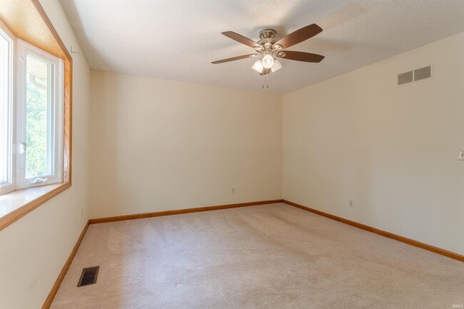 Building Photo - 6800 Oakmont Ct