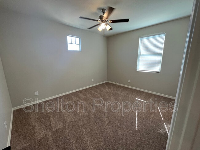 Building Photo - 10817 W San Juan Ave