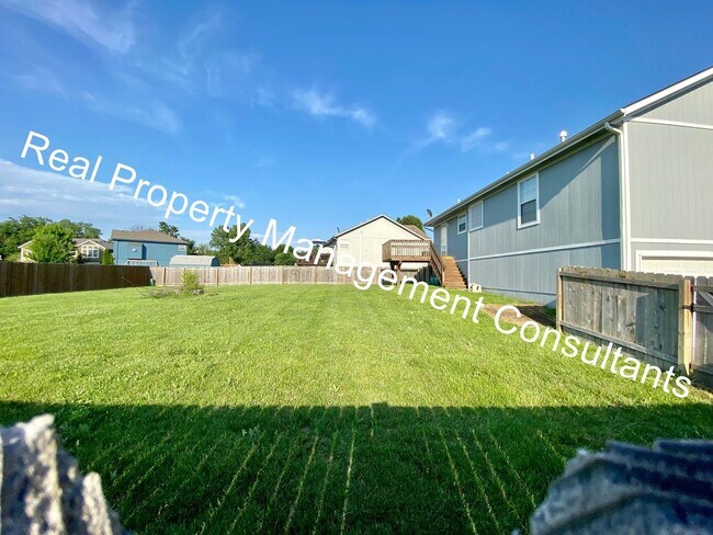 Building Photo - 3 Bedroom in Lees Summit School District