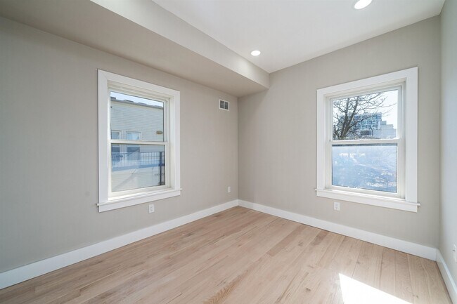 Building Photo - 213 Academy St
