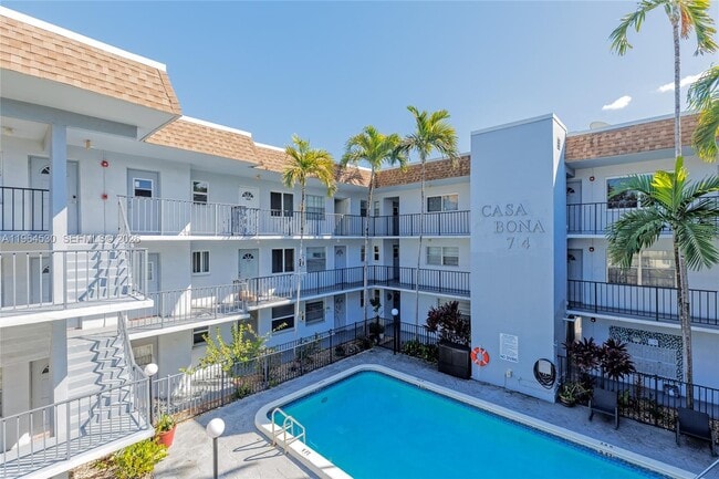 Building Photo - 714 NE 10th St