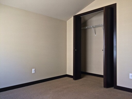 Building Photo - 3 bed 2.5 bath, Spacious BALLARD TOWNHOUSE!
