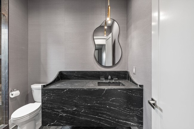 Building Photo - 601 S 9th St