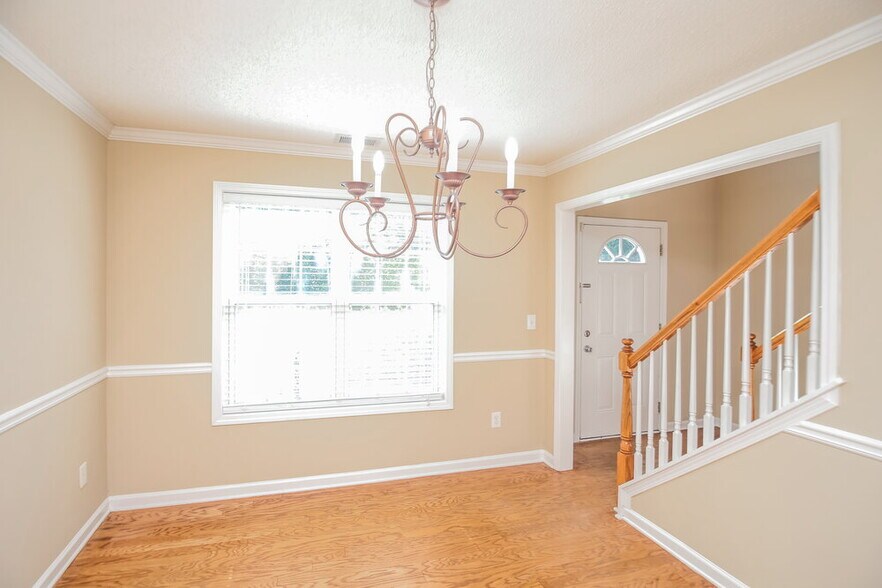 Building Photo - 5804 Tree Fern Ct