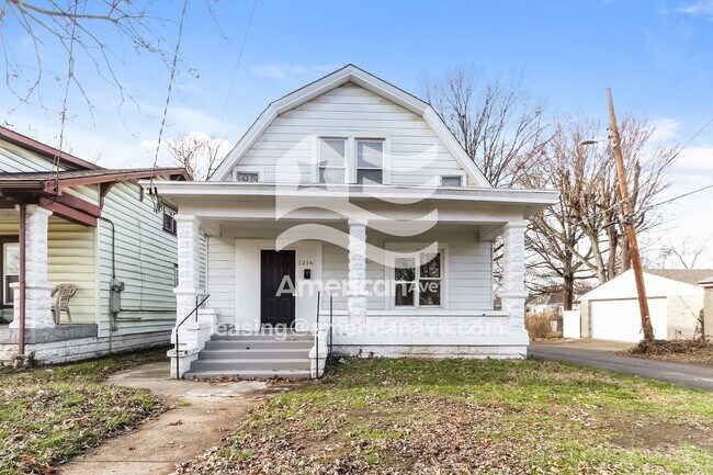 Building Photo - 1216 S 32nd St