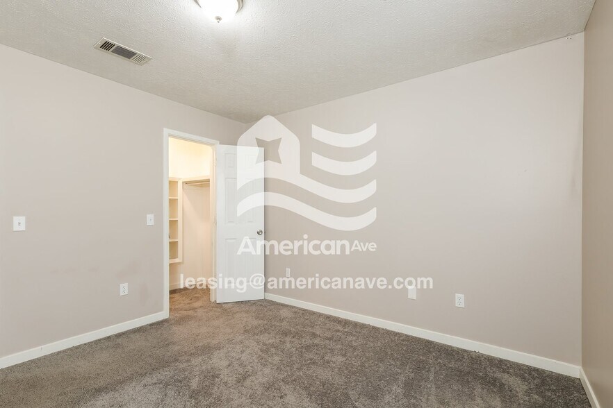Building Photo - 1472 Bass Ave