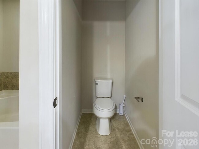 Building Photo - 6624 Berewick Commons Pkwy