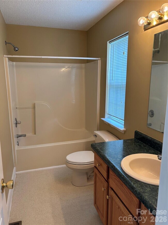 Building Photo - 316 Springhill Ln