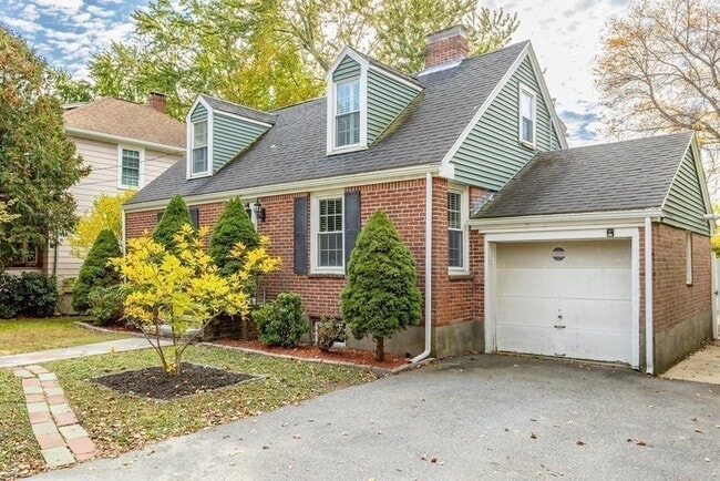 Building Photo - 140 Lowell St