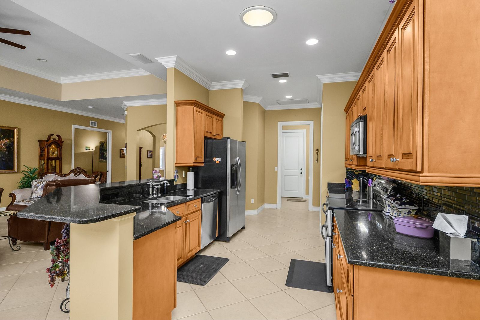 Building Photo - 4806 Europa Dr