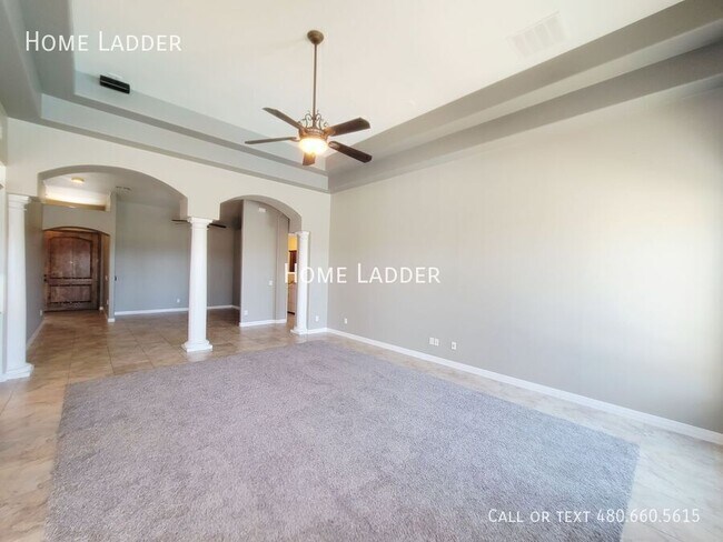 Building Photo - 9030 S 10th Dr