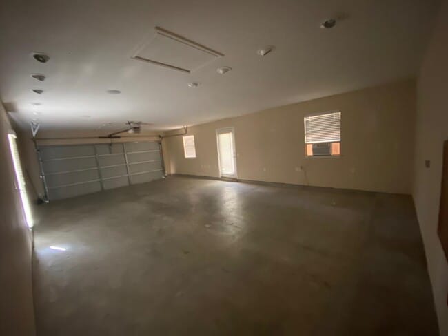 Building Photo - 9000 Spiceland Cir