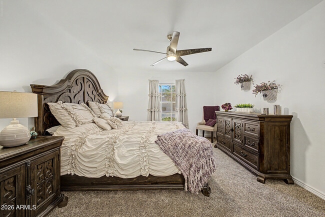 Building Photo - 10454 W Palmeras Dr