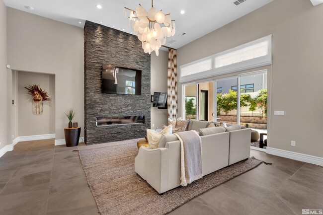 Building Photo - 724 W Pleasant Oak Trl