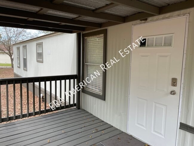 Building Photo - 5975 Staff Rd