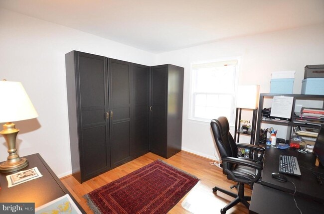 Building Photo - 6901 Stoneybrooke Ln