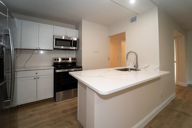 Building Photo - 21 Cristina Ct