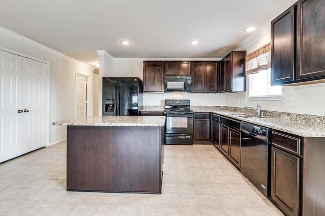 Building Photo - 369 Magma Dr