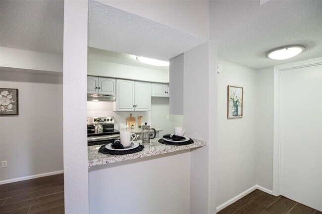 Building Photo - 3300 Pebblebrook Dr