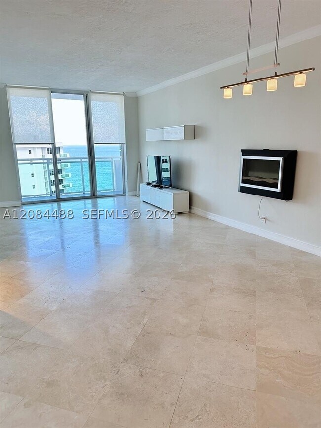 Building Photo - 3000 S Ocean Dr