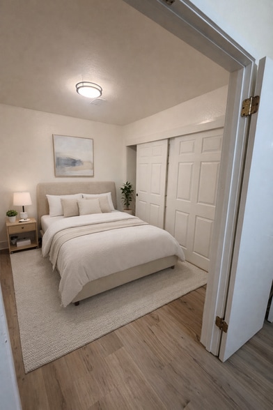 Building Photo - 11835 SE Valley View Ter