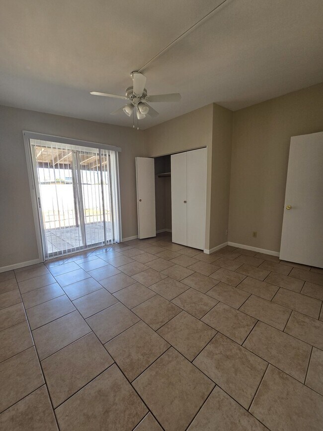 Building Photo - 4 Bedroom 2 bath in Tempe