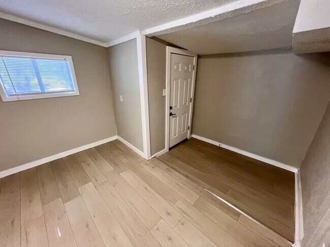 Building Photo - 5638 Curzon Ave